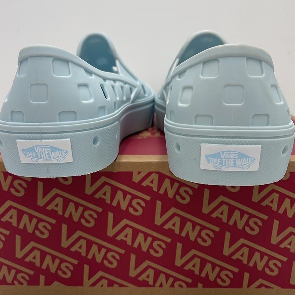 Vans Men’s Slip-On Trk Delicate Blue
VN0A5HF8YRQ
Sneakerss - Picture 13 of 16